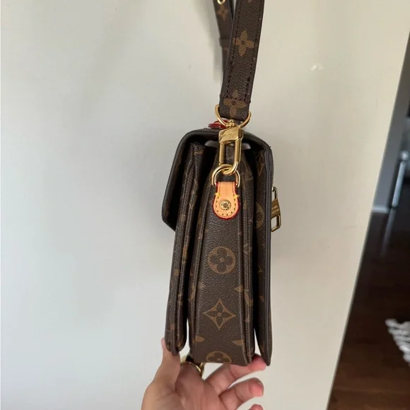 Lookalike Brown Monogram Crossbody Bag - Picture 3 of 7